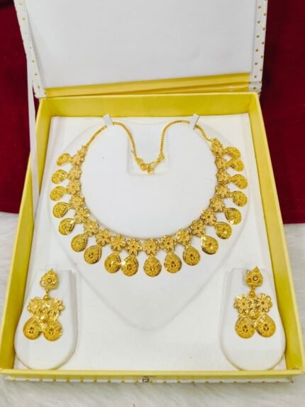 One Gram Dubai Design Necklace with Chain attached